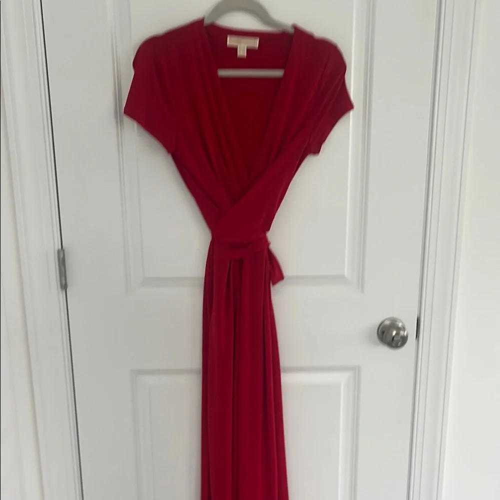 Elegant Michael Kors Red Wrap Dress - Picture 1 of 2